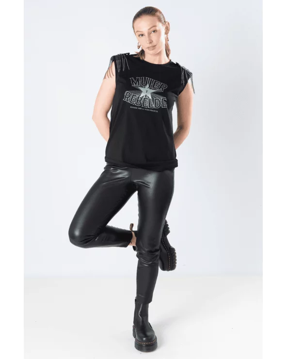 Camiseta Mujer Rebelde Negra outfit Animosa Esenziashopping